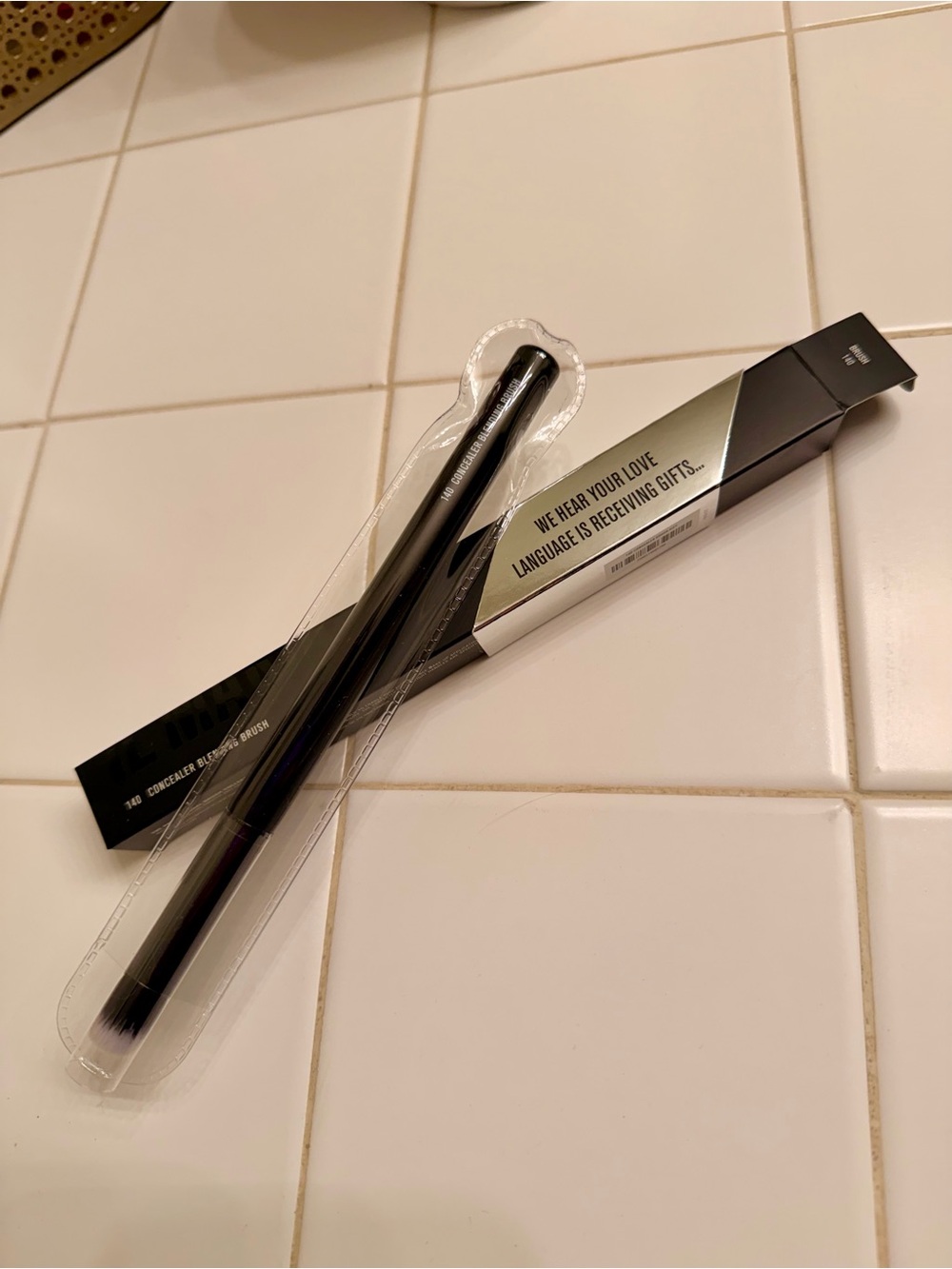 IL Makiage Concealer Blending Brush